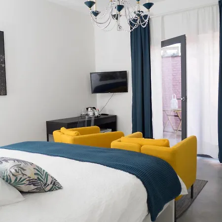 Au Jardin Des Vennes Bed & Breakfast *