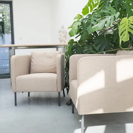 Au Jardin Des Vennes Bed & Breakfast *